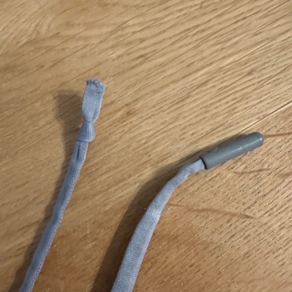 Lululemon THE Linerless Shorts 9 inch - Picture 5 of 5